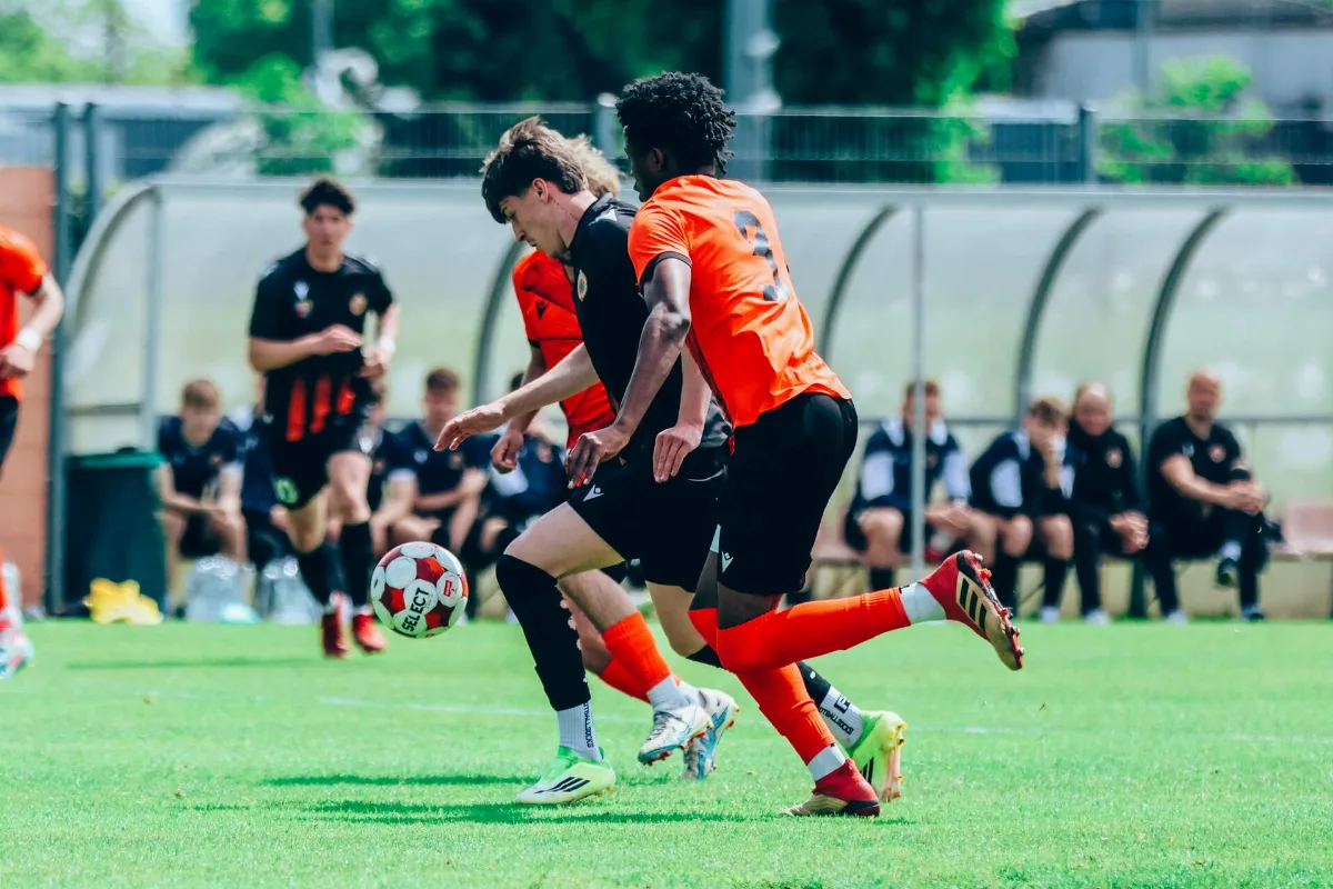 Chrobry II Głogów rozgromił Twardego Świętoszów 9:2