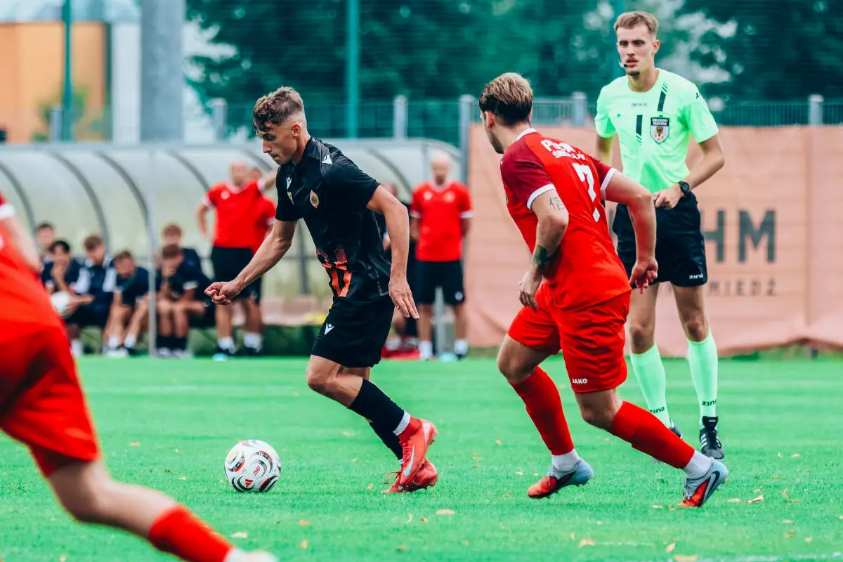 Chrobry II Głogów przegrywa z Polonią Środa Śląska 0:1