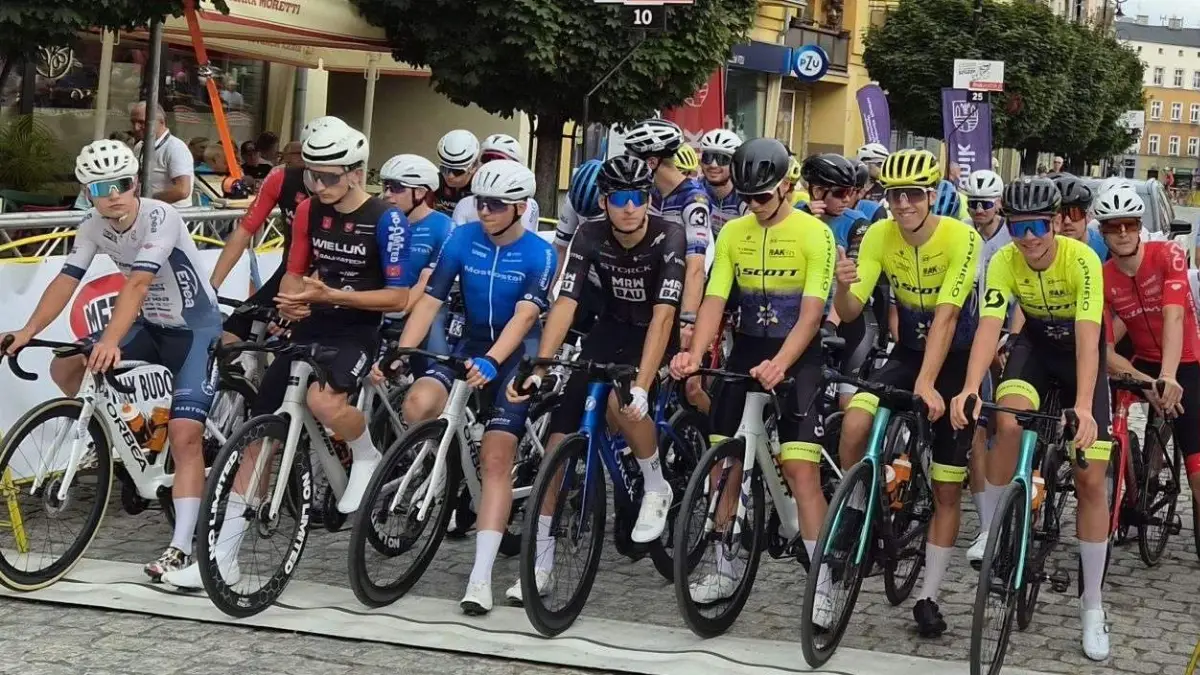 Młodzi kolarze TC Chrobry SCOTT zdobywają medale w Prudniku