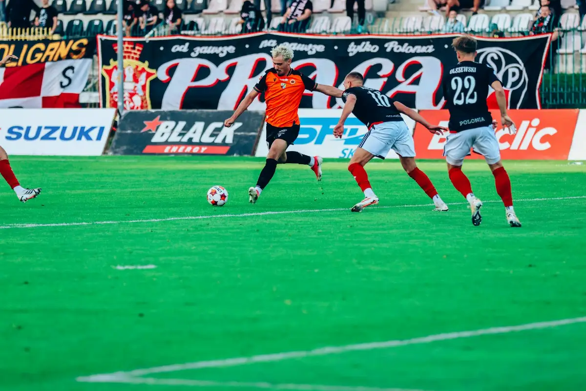 Polonia Warszawa pokonała Chrobrego Głogów 2:0