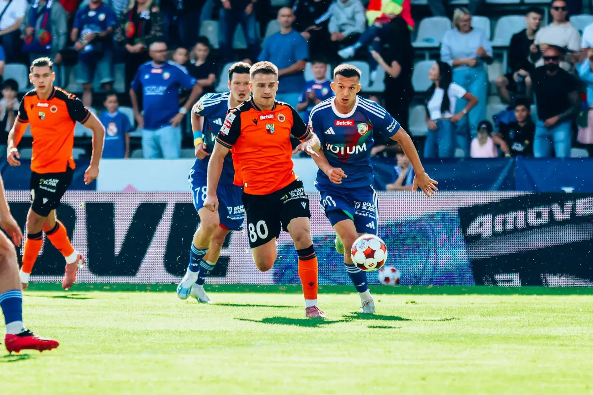 Remis w meczu Miedzi Legnica z Chrobrym Głogów 1:1