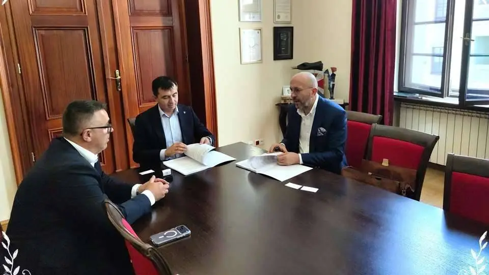 Podpisano umowę na usunięcie nielegalnych odpadów w Głogowie
