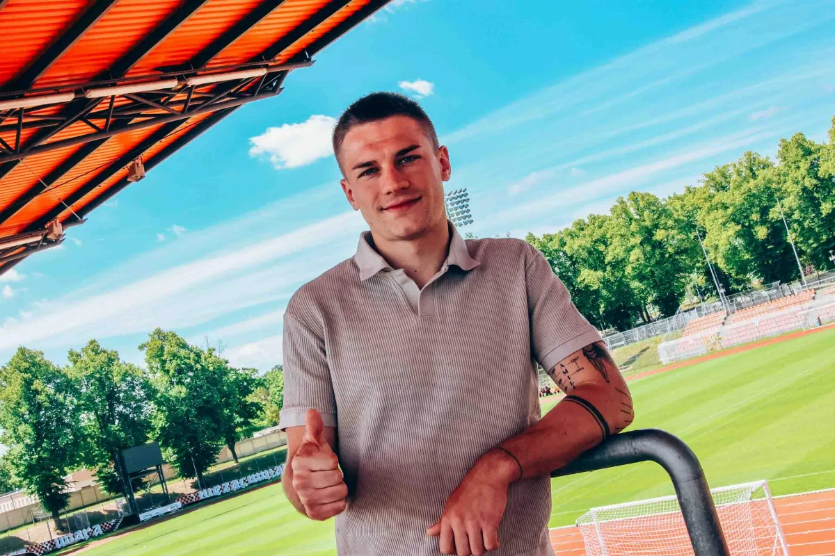 Kacper Tabiś przedłuża współpracę z Chrobrym Głogów