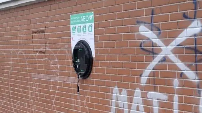 Krady defibrylatora AED na targowisku miejskim w Głogowie